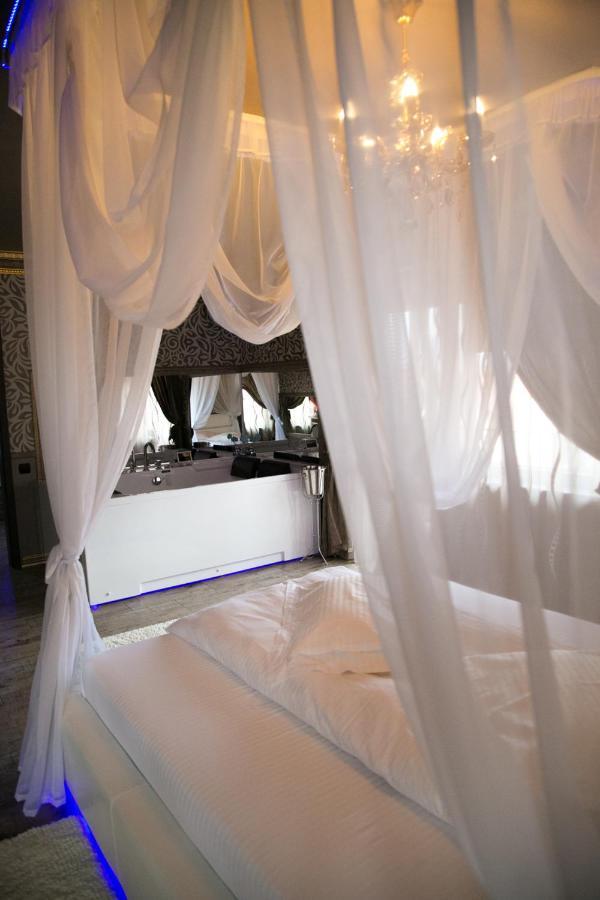 Boutique Mikaela (adults Only) 3* Brașov
